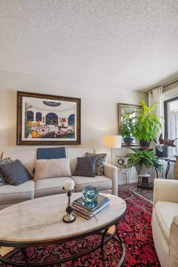 7680 13th ST N, Oakdale, MN 55128