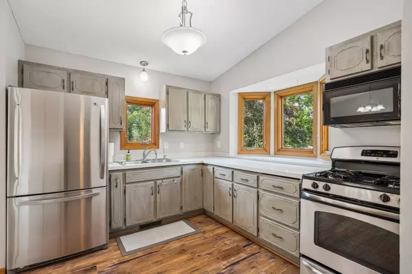 6913 Sumac CT, Centerville, MN 55038