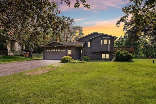 6913 Sumac CT, Centerville, MN 55038