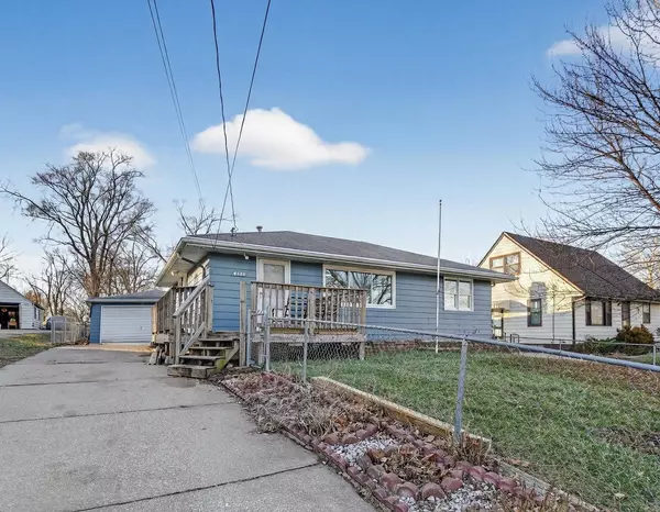 4128 E 27th Street, Des Moines, IA 50317