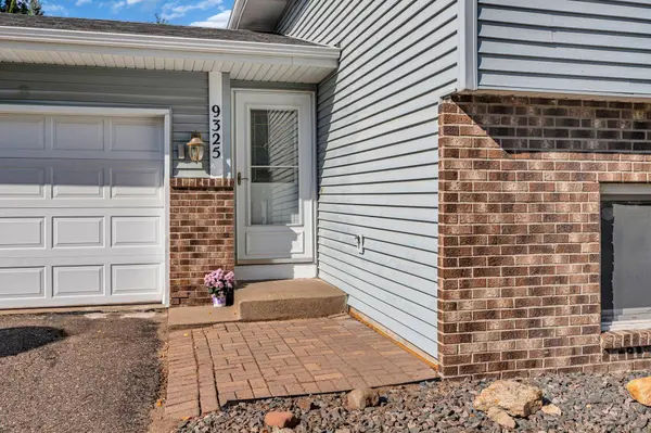 9325 Vincent AVE N, Brooklyn Park, MN 55444