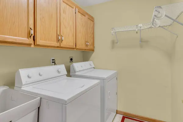 8568 Stratford LN, Minneapolis, MN 55443