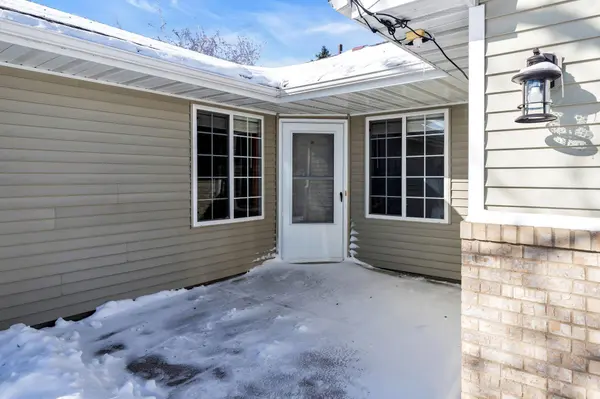 8568 Stratford LN, Minneapolis, MN 55443