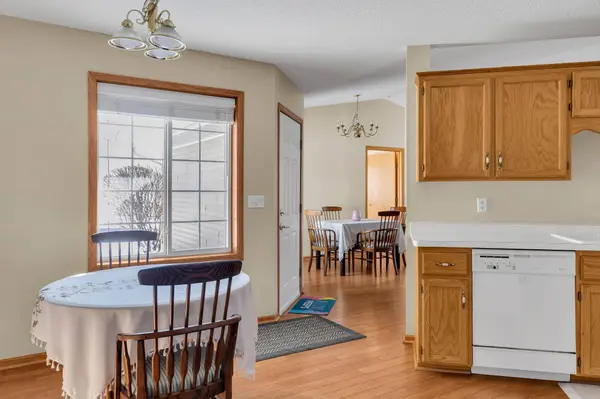 8568 Stratford LN, Minneapolis, MN 55443