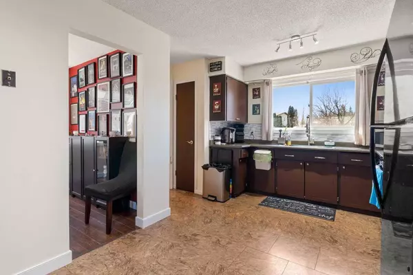 19 Nolan ST, Red Deer, AB T4P 1Y8