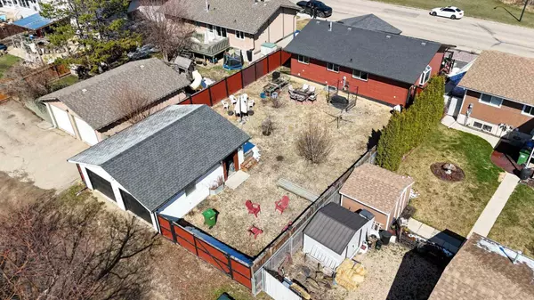 19 Nolan ST, Red Deer, AB T4P 1Y8