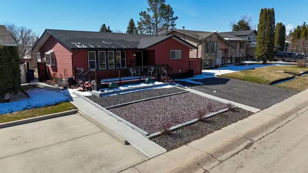 19 Nolan ST, Red Deer, AB T4P 1Y8