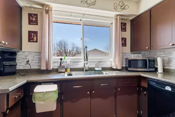 19 Nolan ST, Red Deer, AB T4P 1Y8