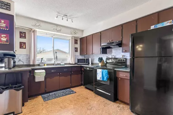 19 Nolan ST, Red Deer, AB T4P 1Y8