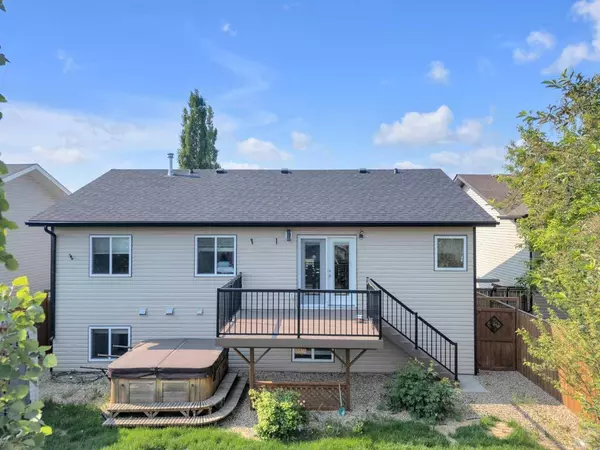 34 Eastpointe DR, Blackfalds, AB T4M 0G6