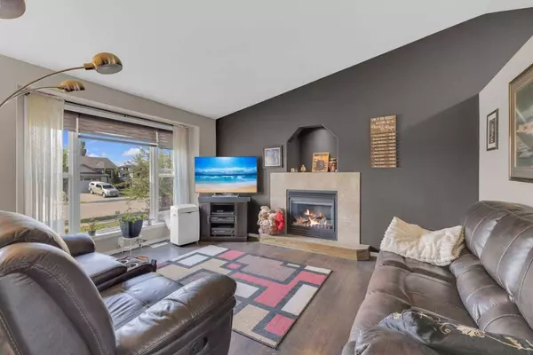 34 Eastpointe DR, Blackfalds, AB T4M 0G6