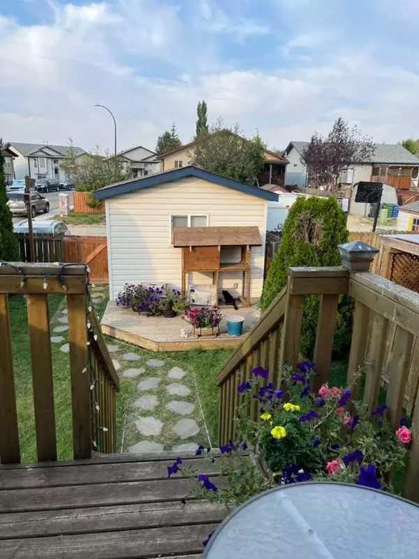 230 Kendrew DR, Red Deer, AB T4P 3Z1