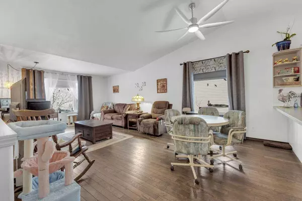 85 Kendrew DR, Red Deer, AB T4P 3Z1