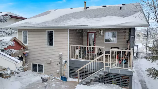 85 Kendrew DR, Red Deer, AB T4P 3Z1