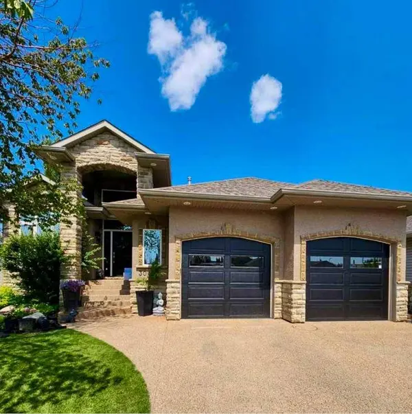 30 Law Close, Red Deer, AB T4R 3K2