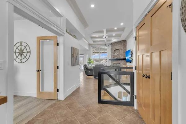 30 Law Close, Red Deer, AB T4R 3K2