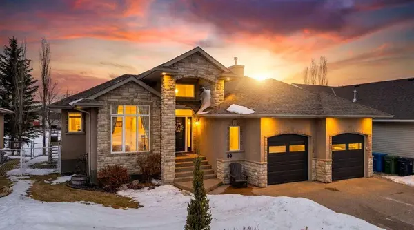 30 Law Close, Red Deer, AB T4R 3K2