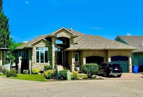 30 Law Close, Red Deer, AB T4R 3K2