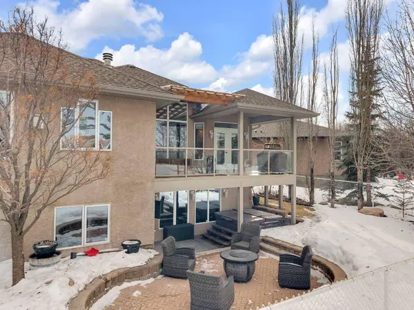 30 Law Close, Red Deer, AB T4R 3K2