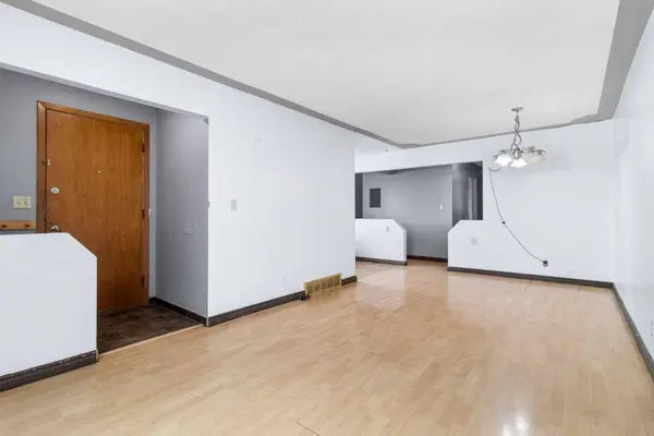 38 Ogden AVE, Red Deer, AB T4N 5B1