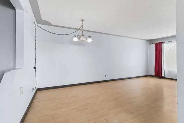 38 Ogden AVE, Red Deer, AB T4N 5B1