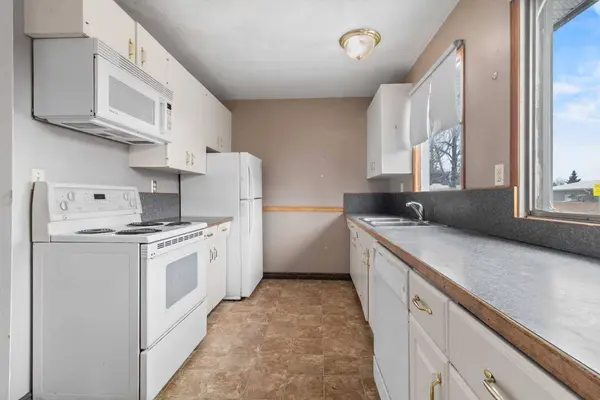 38 Ogden AVE, Red Deer, AB T4N 5B1