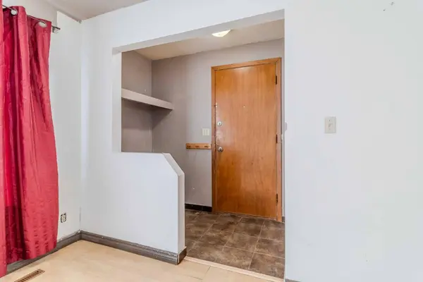 38 Ogden AVE, Red Deer, AB T4N 5B1