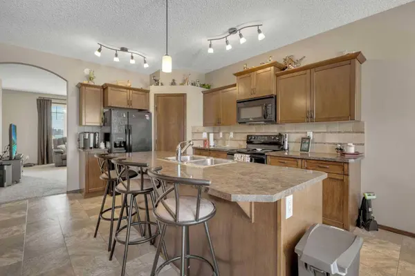 14 Crossley ST, Red Deer, AB T4P 0G4