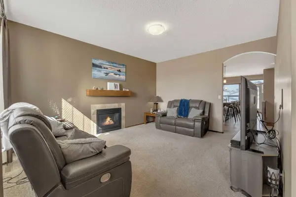 14 Crossley ST, Red Deer, AB T4P 0G4