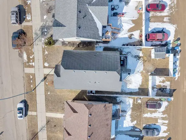 14 Crossley ST, Red Deer, AB T4P 0G4