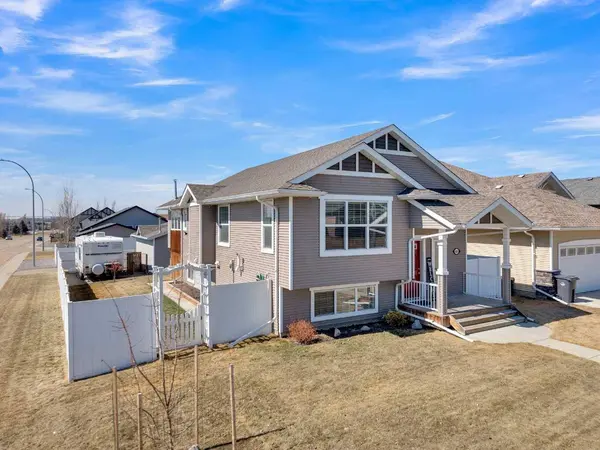4803 53 Boulevard Close, Innisfail, AB T4G 0B8