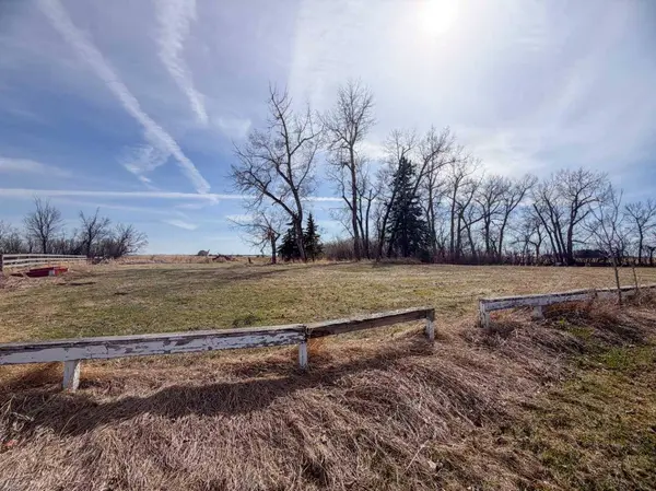 27139 TWP 344, Rural Red Deer County, AB T4G 0M4