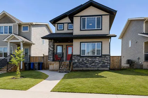 18 Hanson GN, Penhold, AB T0M 1R0