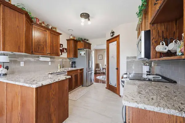 6026 47 ST, Innisfail, AB T4G 1L3