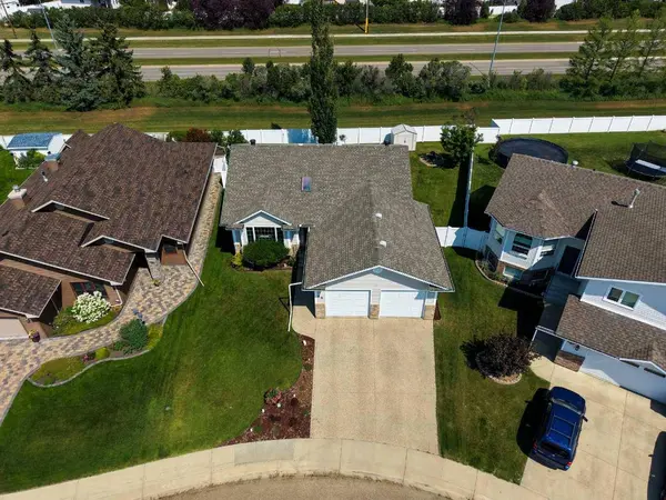 46 Lord Close, Red Deer, AB T4R 2R8