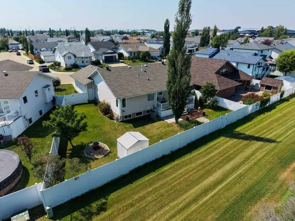 46 Lord Close, Red Deer, AB T4R 2R8