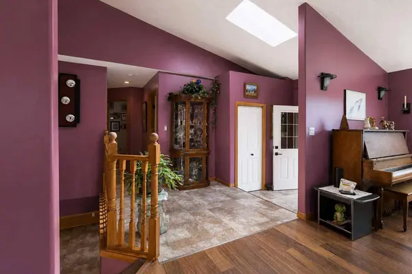 46 Lord Close, Red Deer, AB T4R 2R8