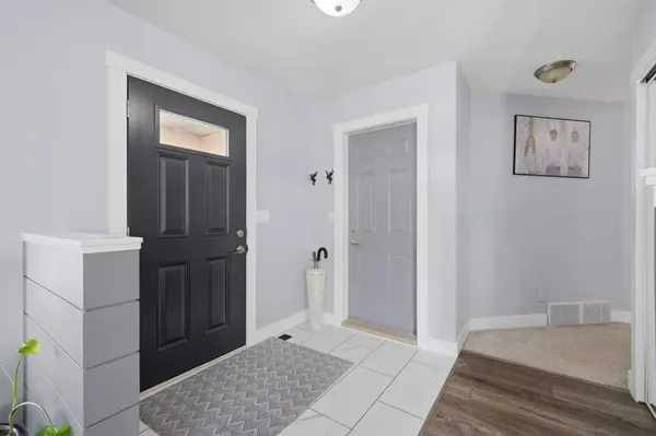 35 Heenan CRES, Sylvan Lake, AB T4S 1Z8