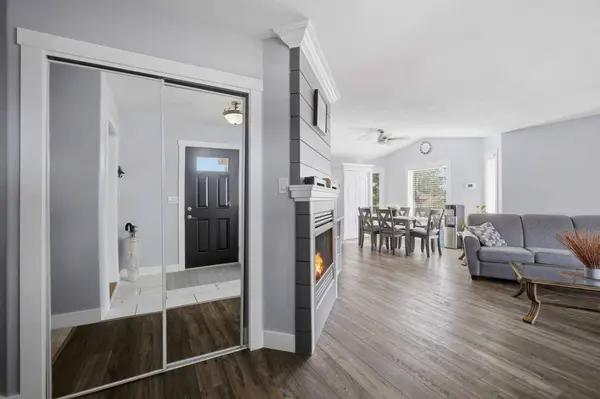 35 Heenan CRES, Sylvan Lake, AB T4S 1Z8