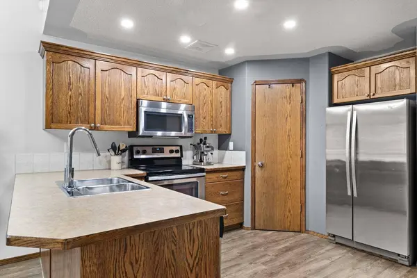 303 Addington DR, Red Deer, AB T4R 3H7
