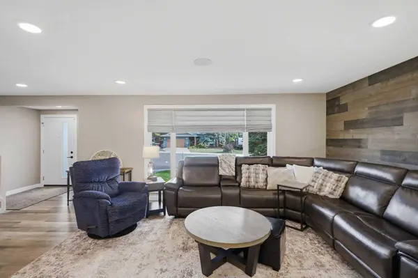 6 Wiltshire PL, Red Deer, AB T0M 0J0