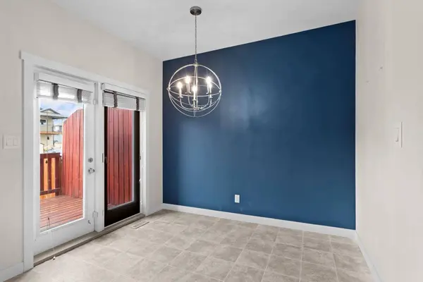 107 Henderson CRES, Penhold, AB T0M 1R0
