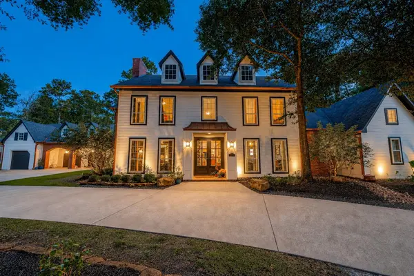 38 N Longspur Dr, Spring, TX 77380-2628