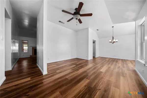 4810 CASTLEWOOD DR, Killeen, TX 76542