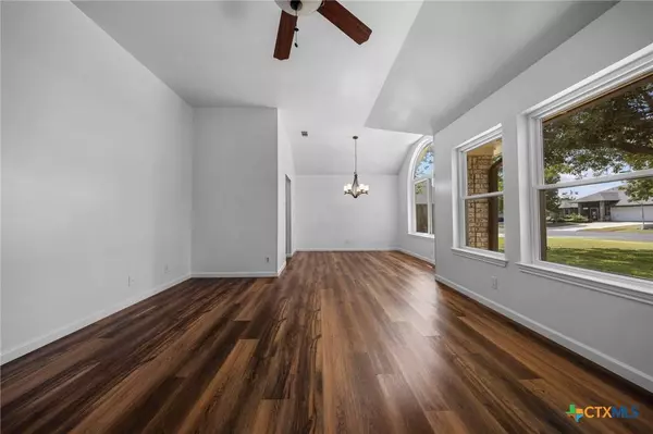 4810 CASTLEWOOD DR, Killeen, TX 76542