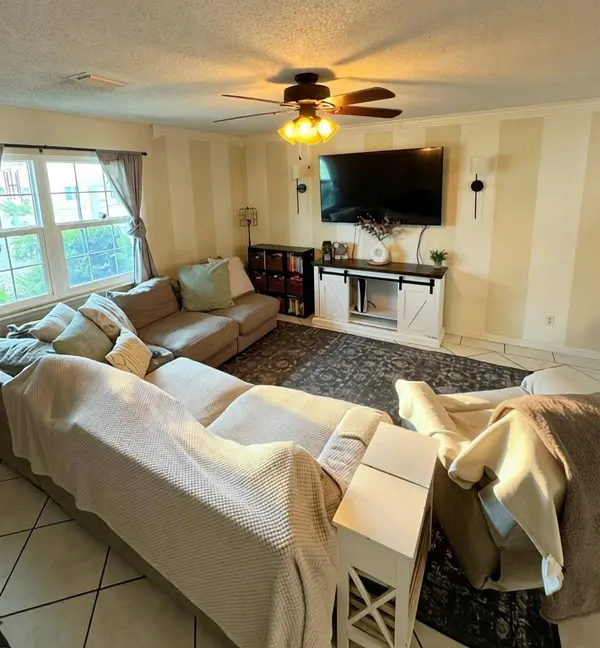 241 Ellis RD #UNIT 32, Miramar Beach, FL 32550