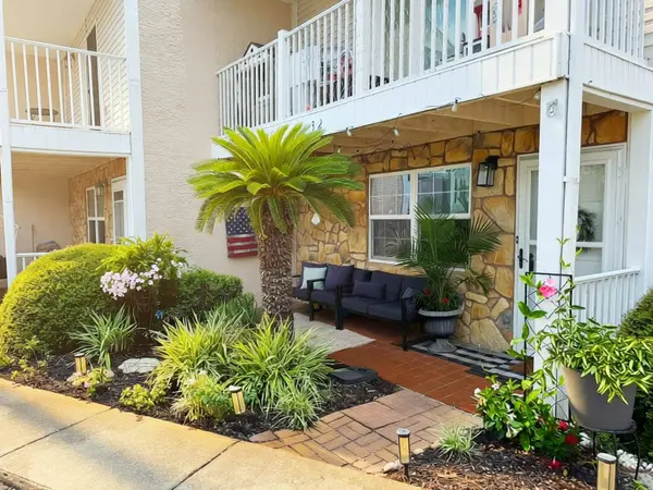 241 Ellis RD #UNIT 32, Miramar Beach, FL 32550