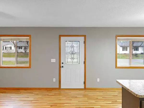 403 Circle DR, Braham, MN 55006