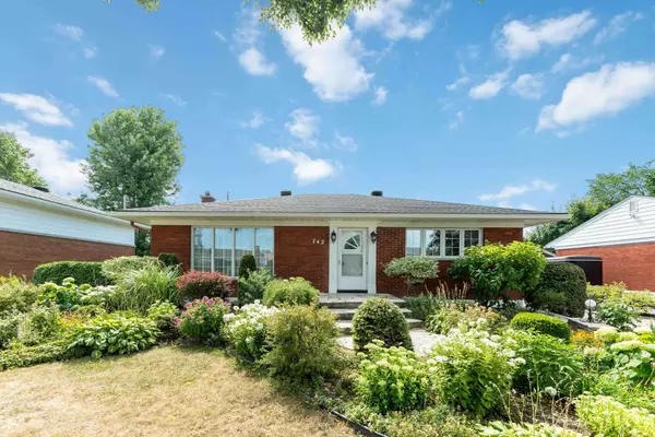 742 Halstead ST, Elmvale Acres And Area, ON K1G 1M6