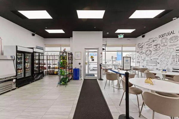 420 Hazeldean RUN #8, Kanata, ON K2L 4B2